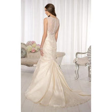 Load image into Gallery viewer, Essense Of Australia Ivory Wedding Gown 10 D1608
