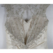 Load image into Gallery viewer, Essense Of Australia Ivory Wedding Gown 10 D1608
