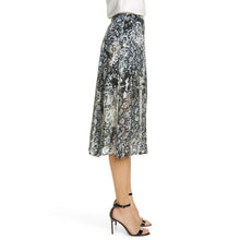 Load image into Gallery viewer, Alice + Olivia Athena Snakeskin Slit Black Skirt xs 0
